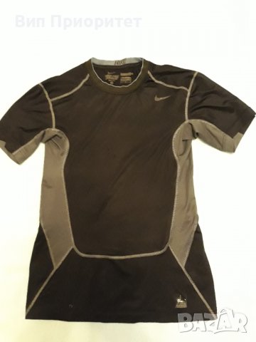 Черна маркова оригинална тениска Nike , спортна , със сиви дишащи сегменти. , снимка 2 - Тениски - 37476382