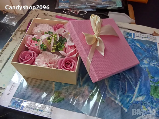 Сапунени цветя в подаръчна кутия 