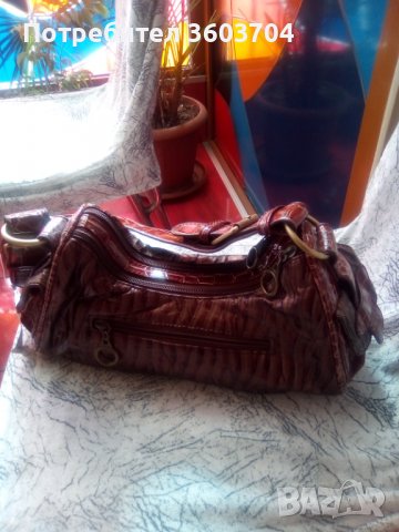 Дамска чанта, снимка 1 - Чанти - 39971112