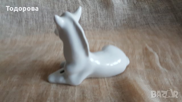 Порцеланов кон, снимка 3 - Антикварни и старинни предмети - 29150070