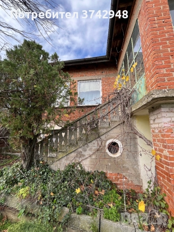 Двуетажна къща голям двор, снимка 11 - Къщи - 52531950