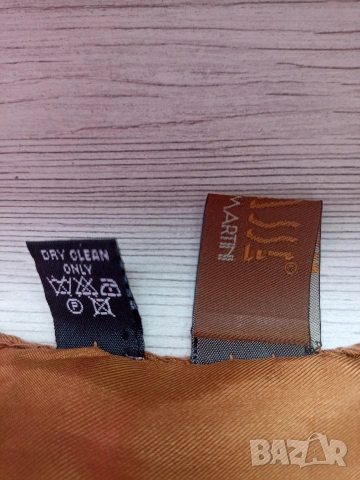 Дамски шал Alviero Martini, снимка 3 - Шалове - 54357103