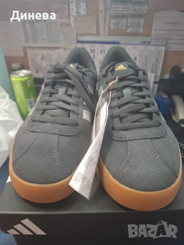 Продавам спортни обувки Адидас уншсекс