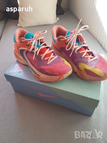 Баскетболни маратонки Nike Zoom Freak 4 -N42,5, снимка 2 - Маратонки - 52104199