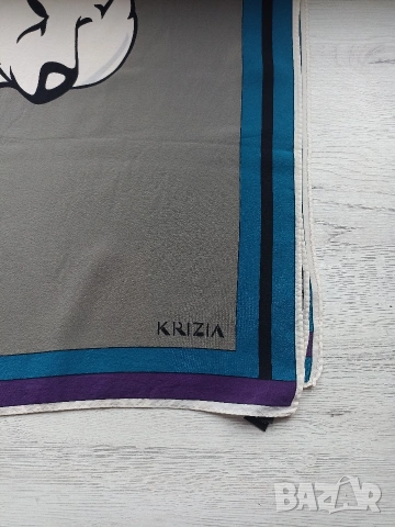 Дамски шал Krizia, снимка 4 - Шалове - 54357130