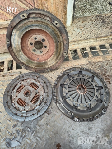 Твърд маховик със съединител 1.6 Hdi, снимка 2 - Части - 53923814