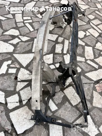 Маска очиларка основа предна броня за Мерцедес Ц-класа W204. 2011-2014г, снимка 3 - Части - 49779121