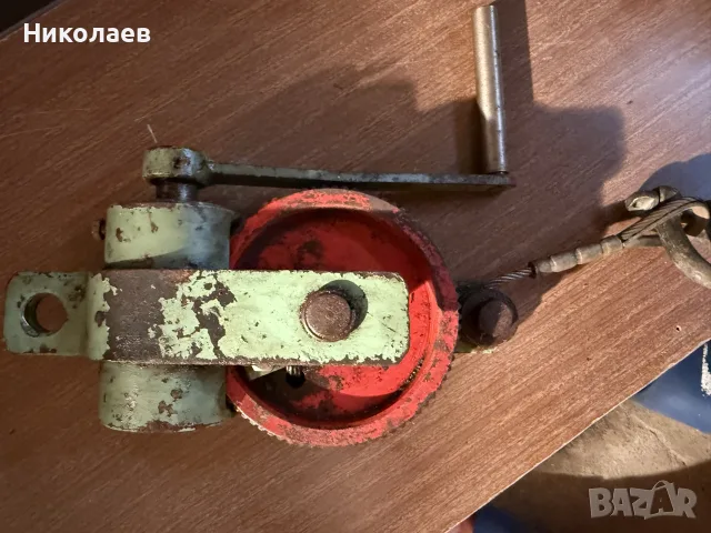 Съветска ръчна лебедка РЗ-10 – масивна чугунена конструкция, снимка 3 - Индустриална техника - 54640515