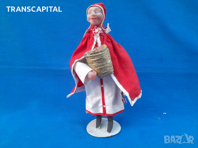 Соц  фигура, червената шапчица 