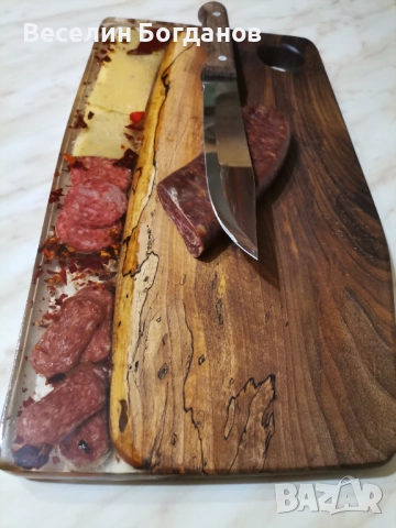 Плато за сервиране и рязане орех и епоксидна смола 