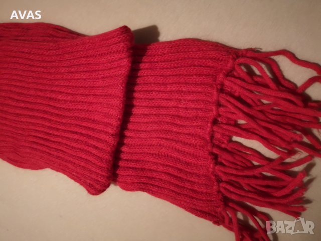 Нов комплект червена шапка и шал Вълна + помпони норка, снимка 4 - Шапки - 31045897