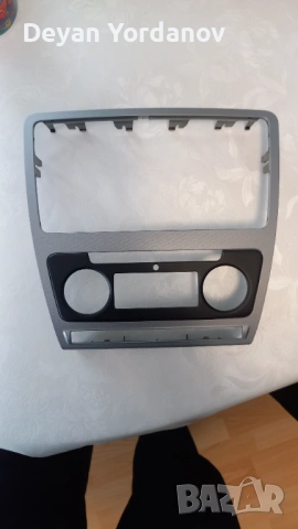 Продавам оригинална рамка за радио-Октавия 2 фейслифт , снимка 8 - Части - 54237503