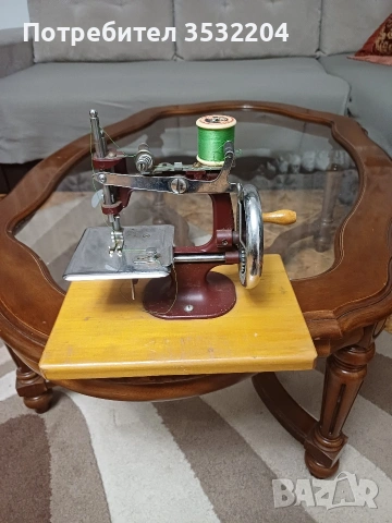 Колекционерска шевна машина