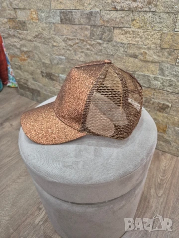 Нова шапка с блясък 