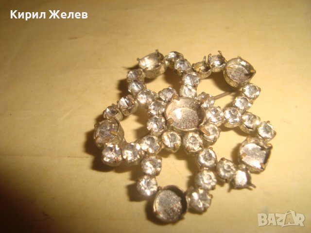 СТАРА ФЛОРАЛНА КОЛЕКЦИОНЕРСКА РЕТРО БРОШКА БРОНЗОВА ПОСРЕБРЕНА с ФАСЕТИРАНИ БОХЕМСКИ КРИСТАЛИ 29034, снимка 9 - Антикварни и старинни предмети - 37722557