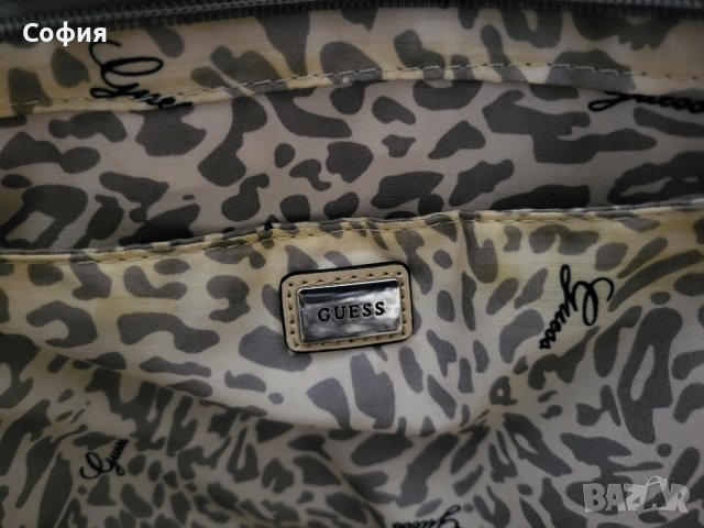 Оригинална чанта GUESS, снимка 6 - Чанти - 40117721