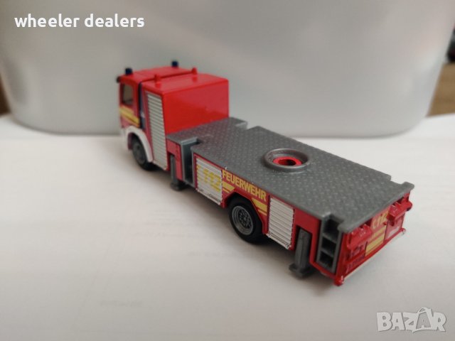 Метална количка Siku 1841 Mercedes-Benz Atego пожарна в мащаб 1:87, снимка 4 - Колекции - 38972665