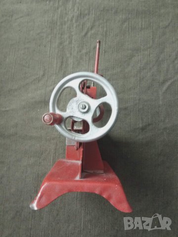 Продавам Детска шевна машина - Ламаринена играчка , снимка 4 - Образователни игри - 30710857