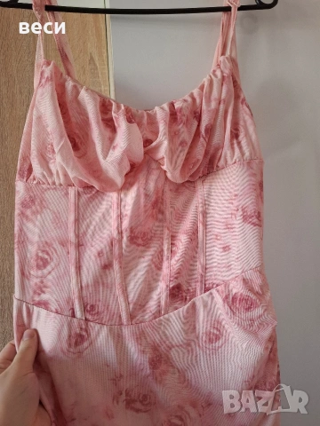 Нежна розова рокля 