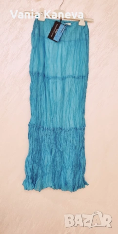 Пола дълга в морско синьо. 100% Памук.