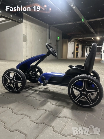 Детска количка с педали Mercedes-Benz
