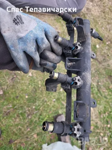 Продавам дюзи за пежо 206 1.4 бензин, снимка 2 - Части - 48551111