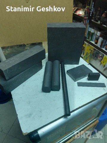 продавам графит на плочи и на фи а също и голям асортимент от големи графитни четки