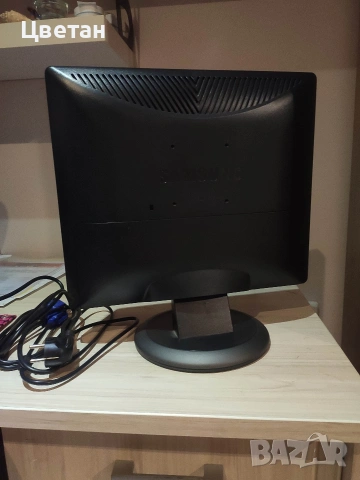 Монитор Samsung 731 bf, снимка 2 - Монитори - 53123550
