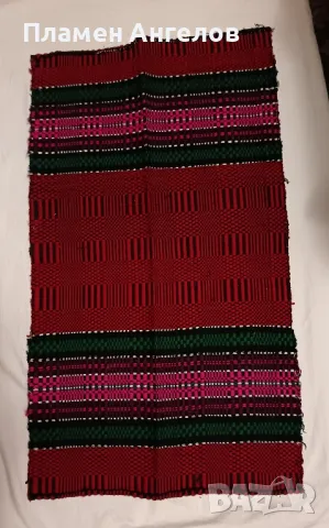 Ръчно тъкана възглавница. 