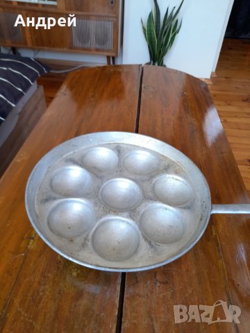 Стар алуминиев тиган за яйца #4, снимка 2 - Антикварни и старинни предмети - 37238932