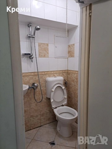 Частно лице!Под наем,ателие/студио, еднопространствено помещение. Красно село.