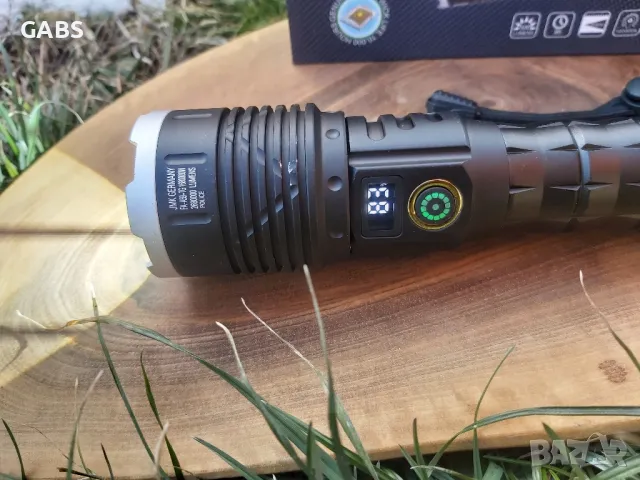 Мощен LED фенер JMK голям,USB зареждане с дисплей за заряда на батерията, снимка 2 - Екипировка - 49252101