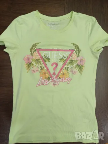 Оригинална дамска тениска на Guess, снимка 1 - Тениски - 48135760