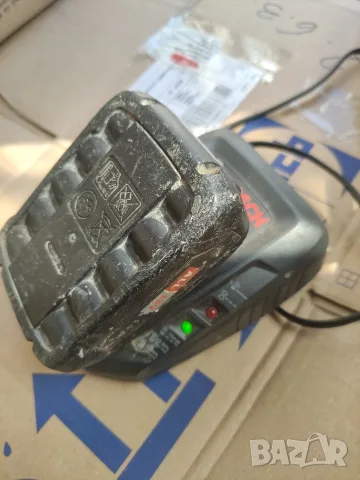Зарядно Bosch AL 1830 CV и батерия Bosch 18V 1.5Ah комплект , снимка 2 - Винтоверти - 56130256