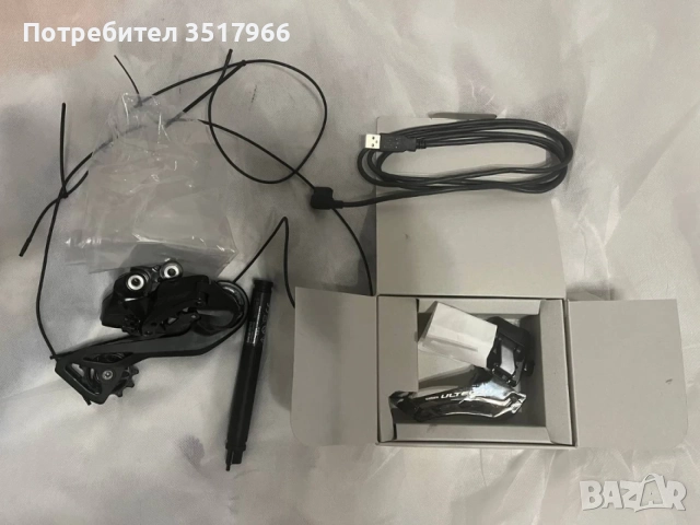 Част от групсет дерайльори Shimano Di2 Ultegra FD-R8150 12 ,Di2 RD-R7150-12 105 , BT-DN300 , кабели