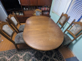 Трапезна маса (масив-Дъб) със 5 стола.. , снимка 1 - Маси - 44926598