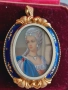 Уникално красив златен медальон злато 750 с емайл поставени три брилянта и два рубина, снимка 3