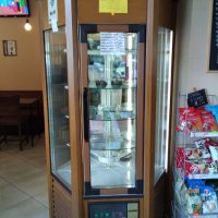 Продавам сладкарска витрина италианска перфектно работеща и обслужена, снимка 4 - Витрини - 42277763