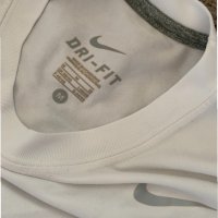 Nike , снимка 2 - Блузи - 32048640