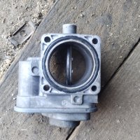 Дроселова клапа 038128063J дросел за Голф 5 2,0СДИ 1,9 от Vw Golf V 2.0SDI, снимка 2 - Части - 40866134