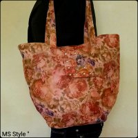 Дамска чанта на цветя от естествена кожа! Ръчна изработка!, снимка 2 - Чанти - 29712557