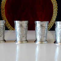 Ракиени чаши от калай с три романтични картини. , снимка 9 - Антикварни и старинни предмети - 44620649