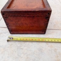 Стара дървена кутия, снимка 3 - Антикварни и старинни предмети - 31539091