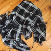 нов шал черно бяло каре, снимка 2 - Шалове - 38777933