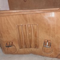 Много качествена и красива мъжка чанта от много дебела кожа, снимка 5 - Антикварни и старинни предмети - 37714893