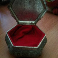 Шестоъгълна немска метална кутия за бижута, снимка 2 - Антикварни и старинни предмети - 36753461