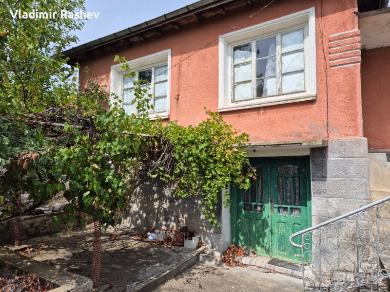 Къща в село Горно Белево, снимка 1