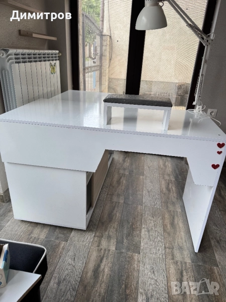 Бюро подходящо и за маникюр , снимка 1