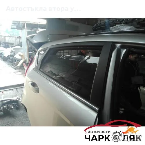 задно дясно стъкло форд фиеста, снимка 1