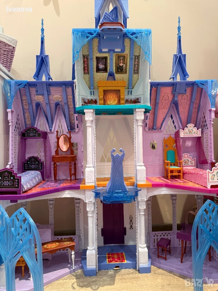 Замък на Замръзналото кралство, снимка 1